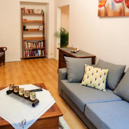 Apartamento Exquisite 1 Bedroom Apt With Balcony In Center