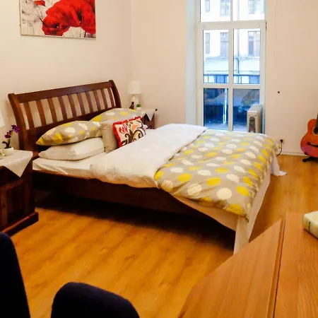 Apartamento Exquisite 1 Bedroom Apt With Balcony In Center Riga