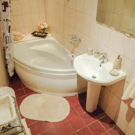 Apartamento Exquisite 1 Bedroom Apt With Balcony In Center *