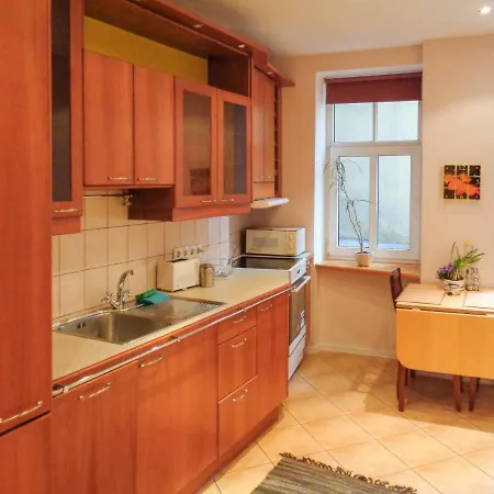 Exquisite 1 Bedroom Apt With Balcony In Center Apartamento *