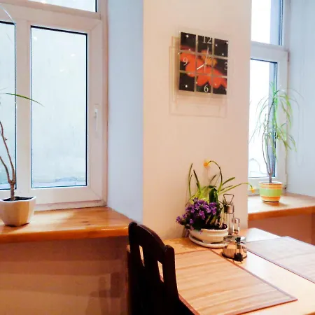 Exquisite 1 Bedroom Apt With Balcony In Center Apartamento