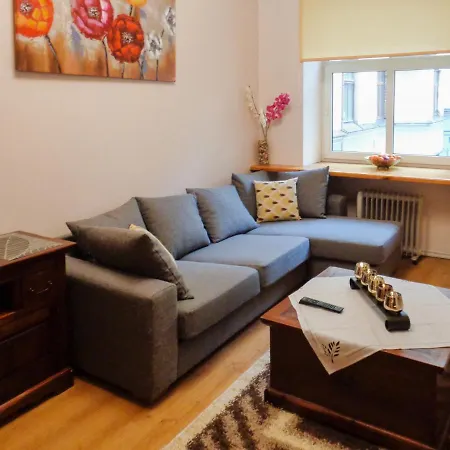 Exquisite 1 Bedroom Apt With Balcony In Center ריגה